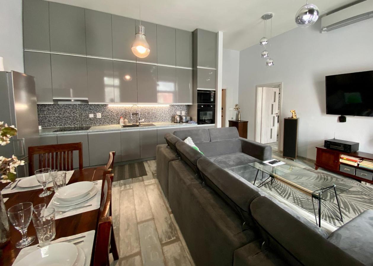 Royal City Centre Apartment Попрад Екстериор снимка