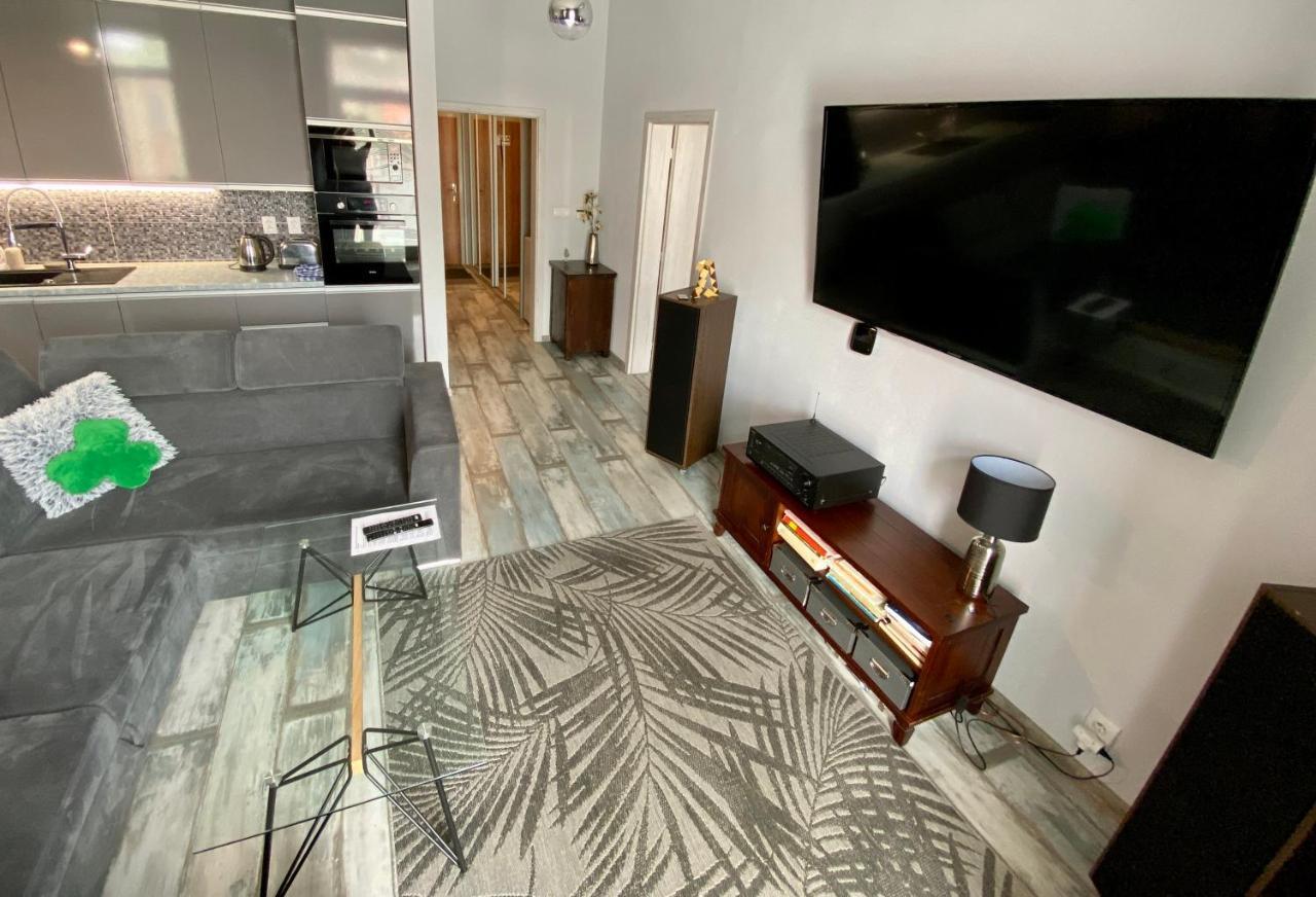 Royal City Centre Apartment Попрад Екстериор снимка