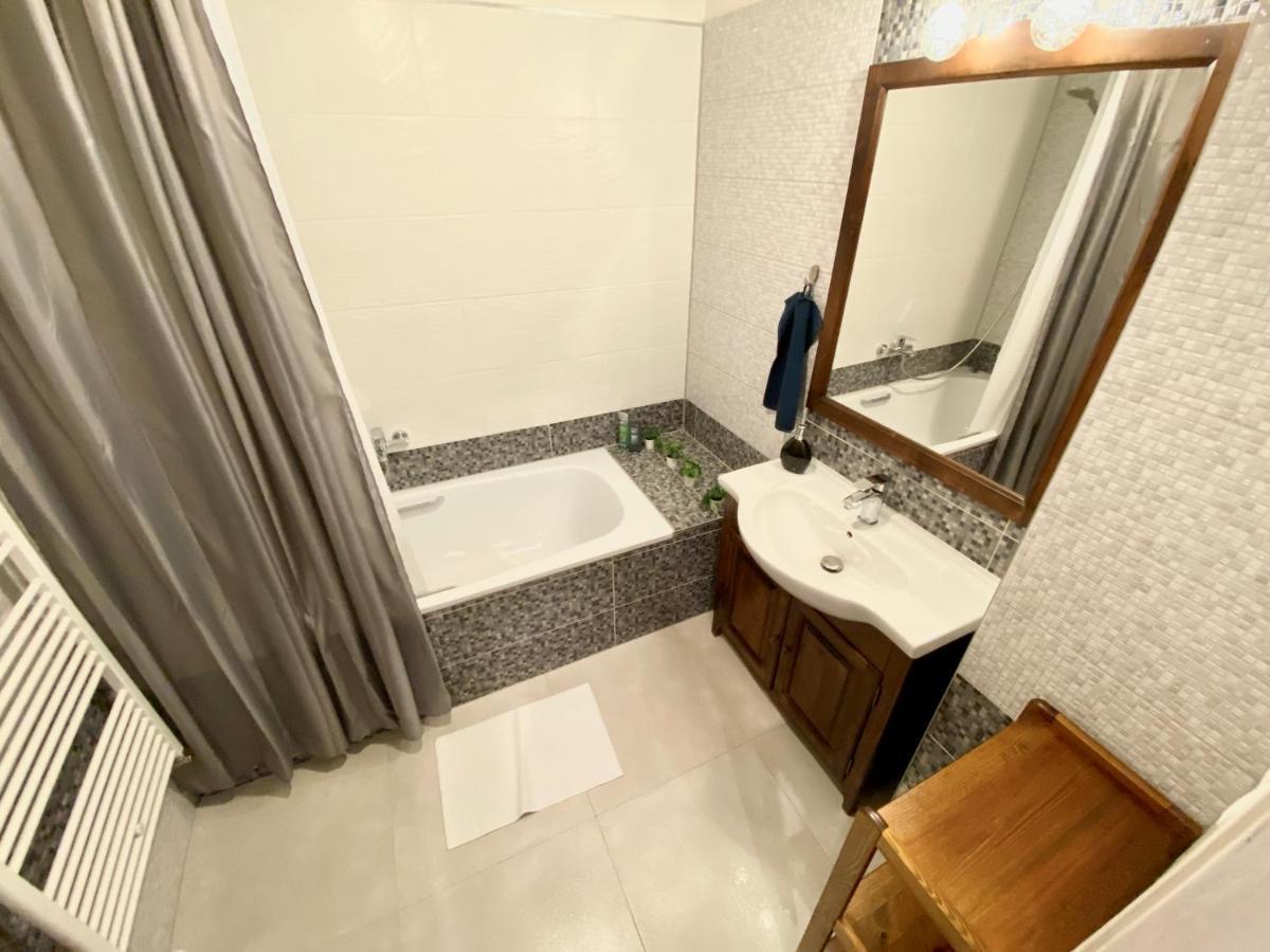 Royal City Centre Apartment Попрад Екстериор снимка