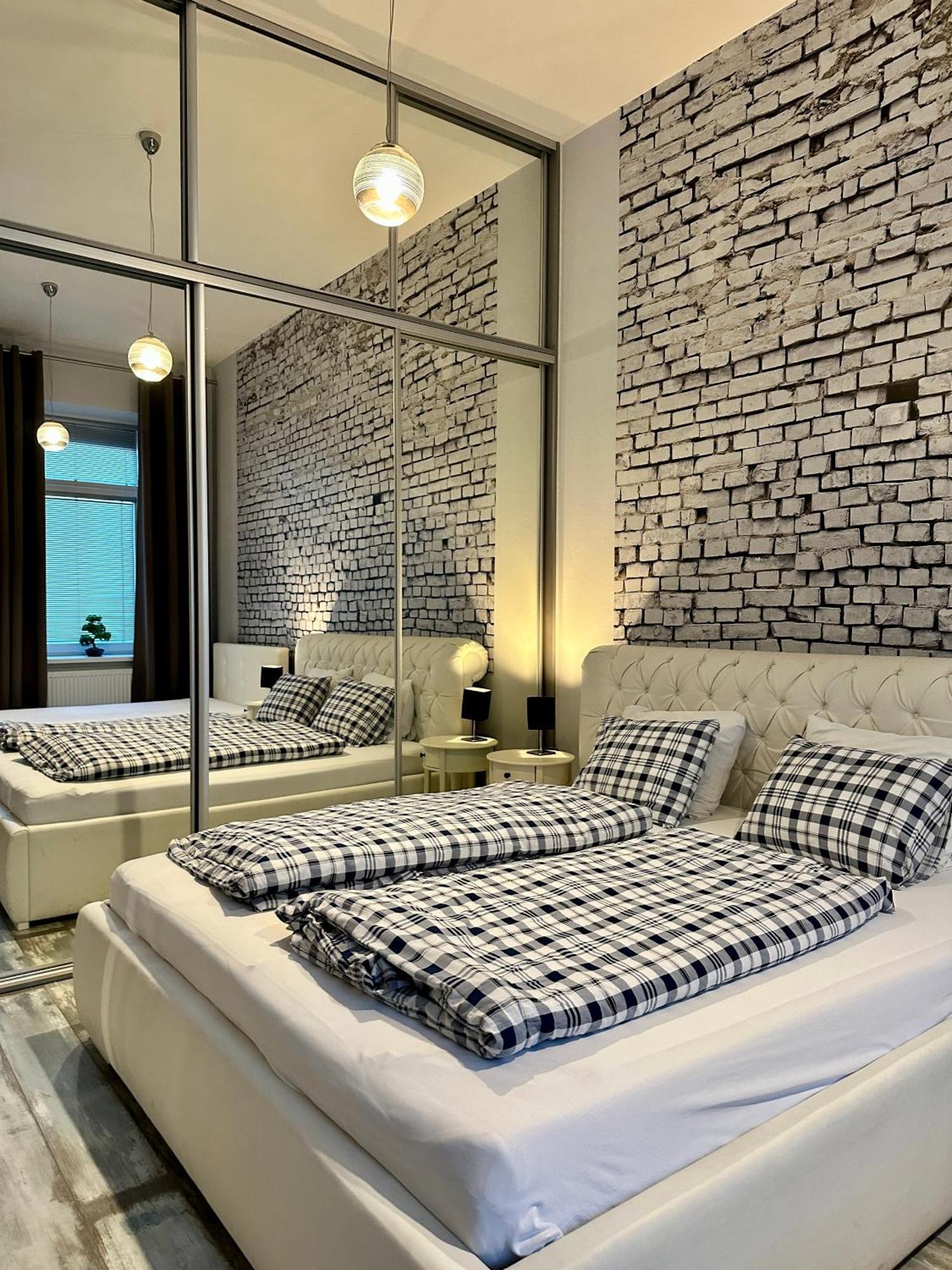 Royal City Centre Apartment Попрад Екстериор снимка