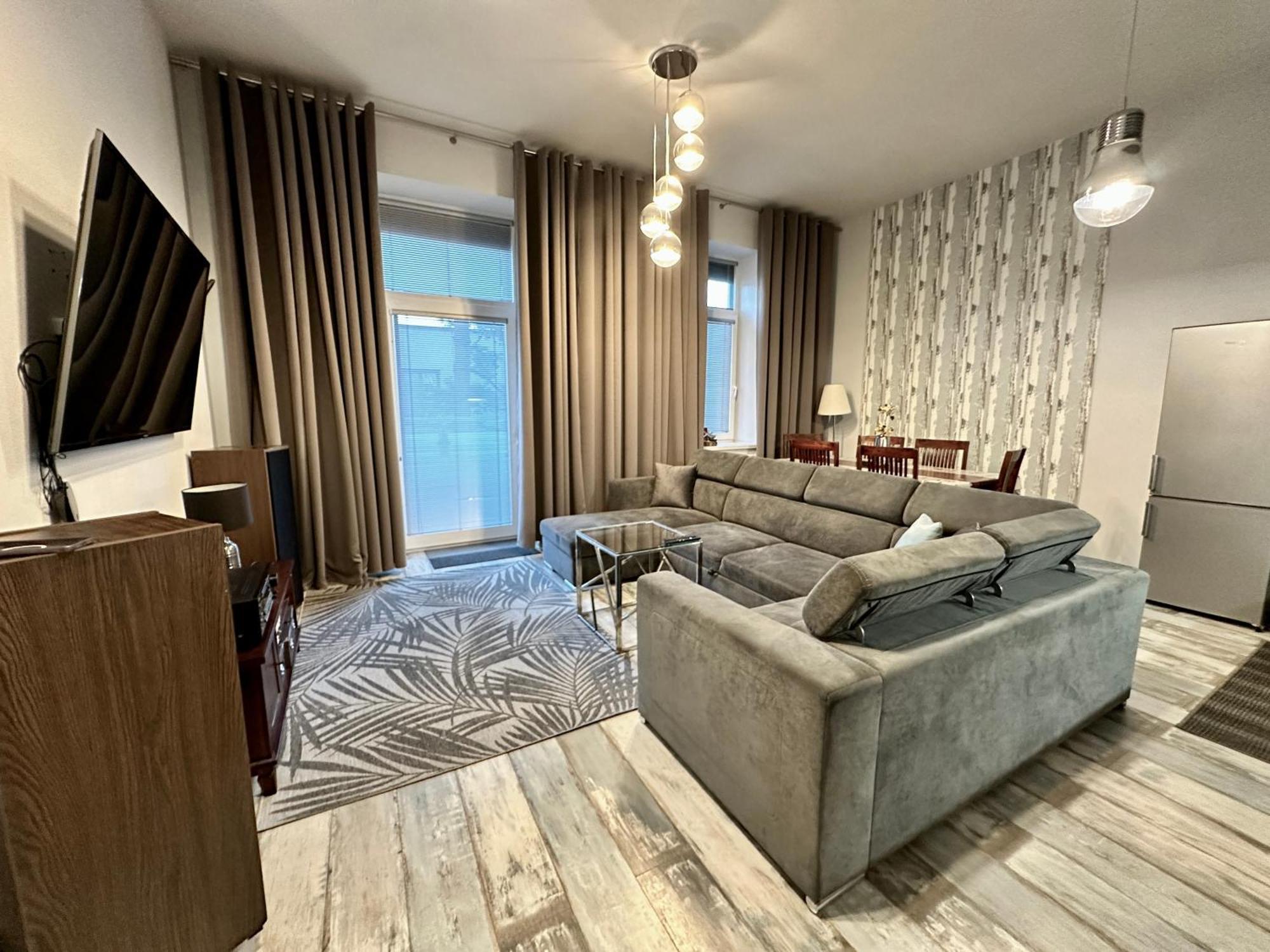 Royal City Centre Apartment Попрад Екстериор снимка