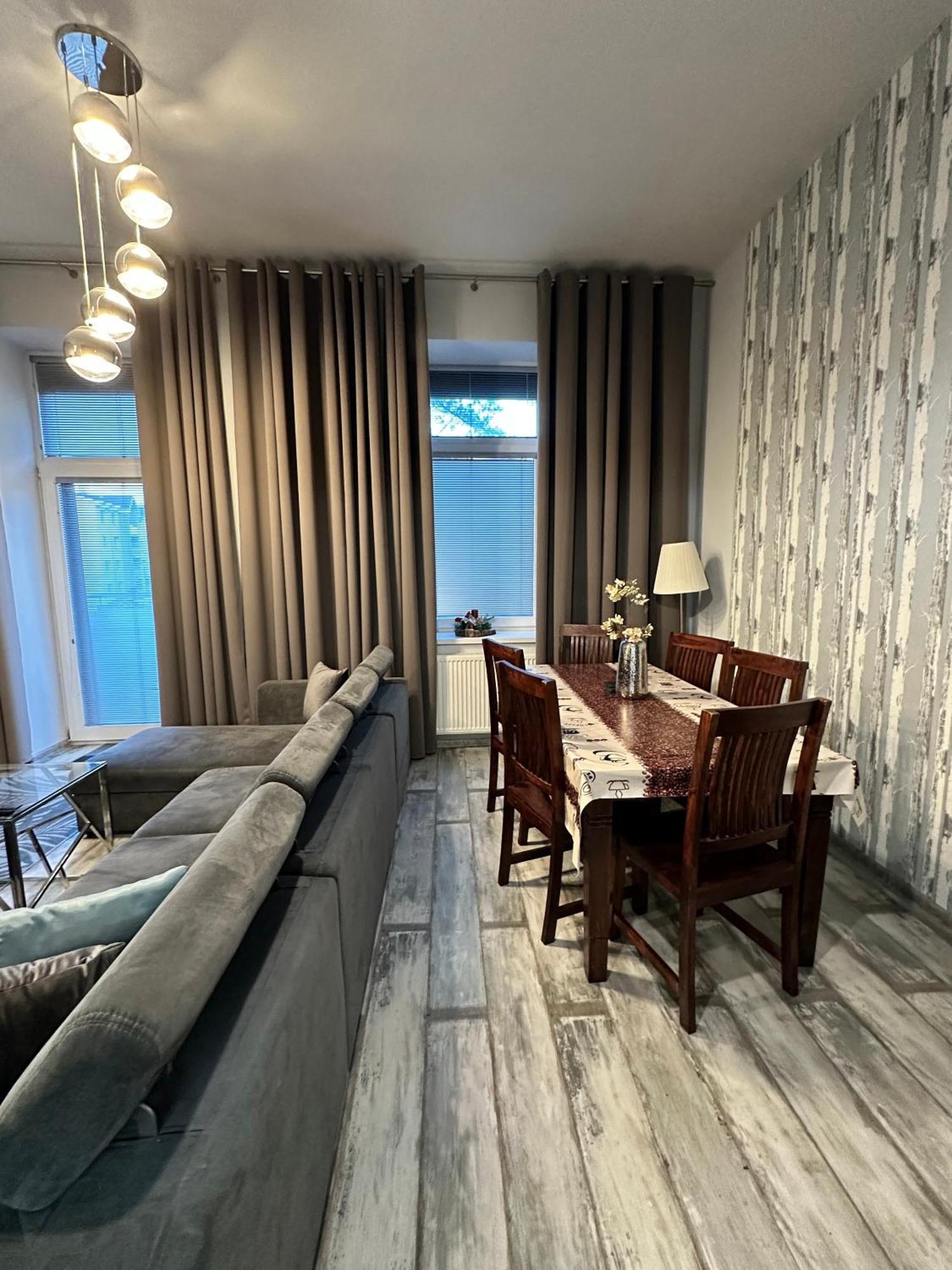 Royal City Centre Apartment Попрад Екстериор снимка