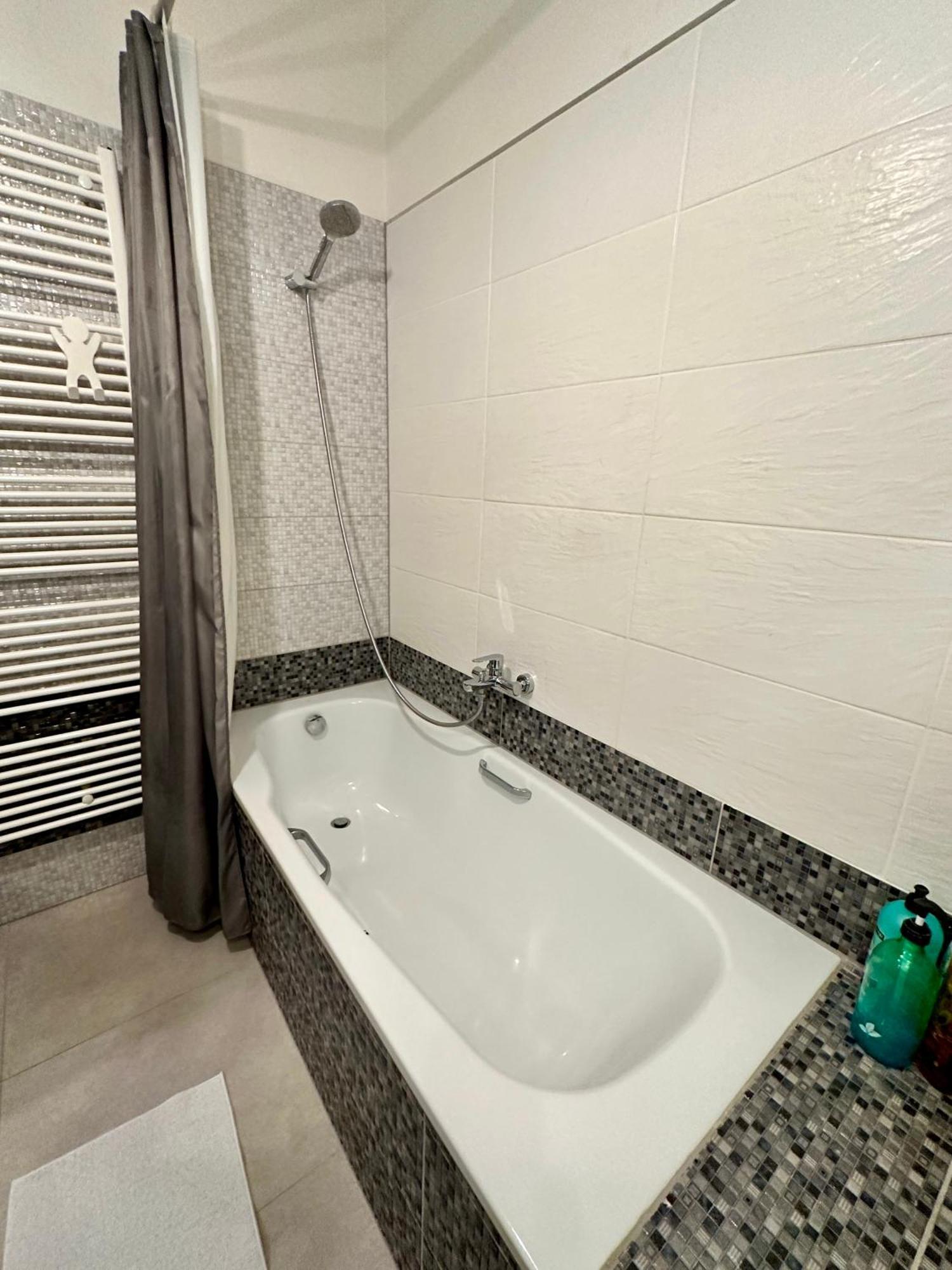 Royal City Centre Apartment Попрад Екстериор снимка