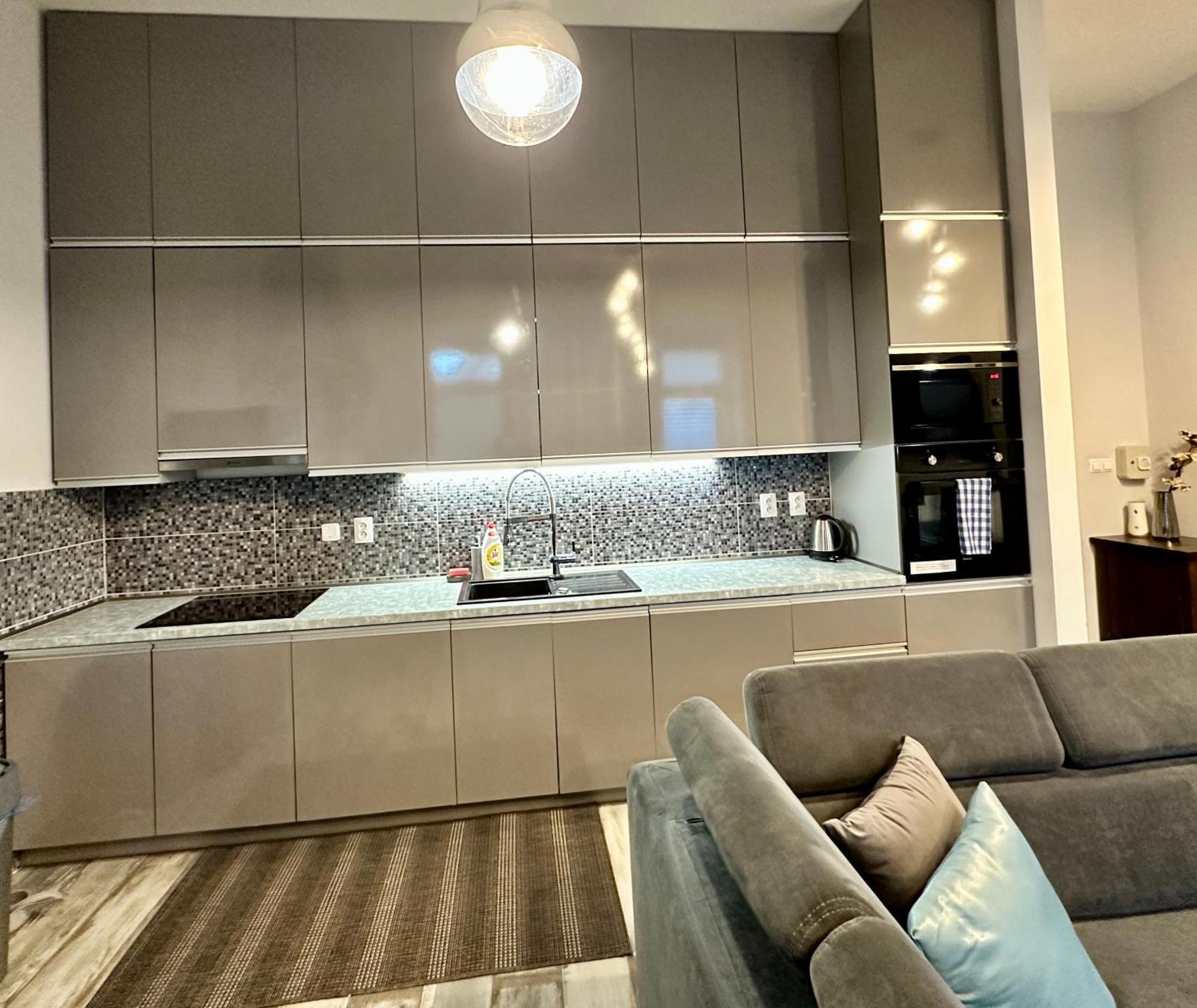 Royal City Centre Apartment Попрад Екстериор снимка